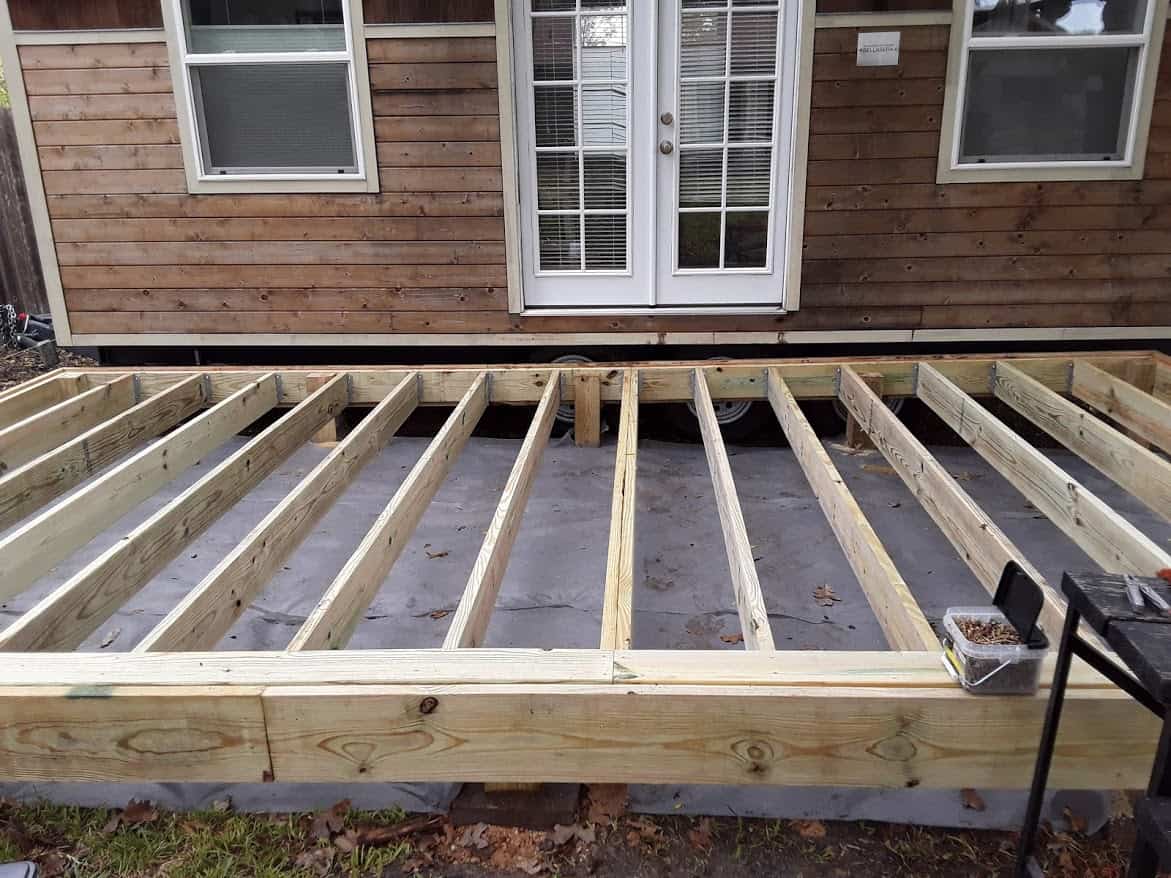 Tiny Home Deck gallery image 3